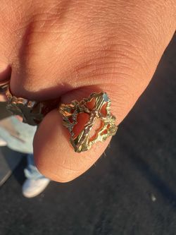 14 karat solid gold crucifix ring