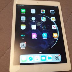 Nice Silver APPLE iPad AIR 2 16GB WIFI 9.7 inch Low Price   
iPad works on WIFI
16GB STORAGE 