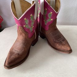 Macie Bean Prickled Pink  Girls Boots Size 11