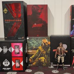 1/6 HOT TOYS FIGURES MCU Anime