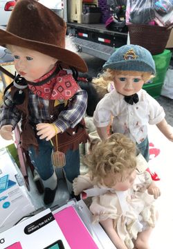 5 Porcelain collector dolls