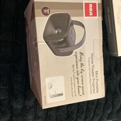 Mini Portable Home Theater Projector 