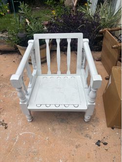White hardwood deck chair
