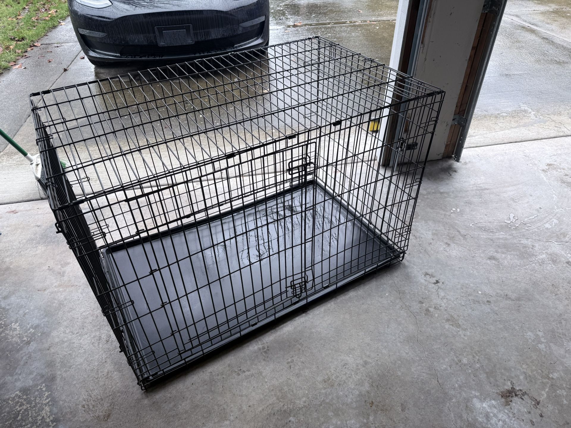 XXL  Dog Crate *Measurements On Last Slide*