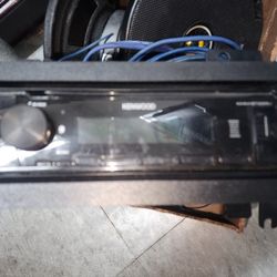 Kenwood Single Din BT Streaming Head Unit, Very Good Condition 
