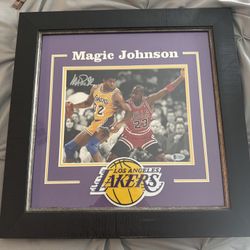 Magic Johnson Signed Lakers Photo Beckett Witnessed Auto BAS