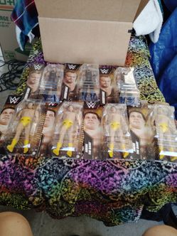 WWE wwf wrestlemania Andre the giant /undertaker figures