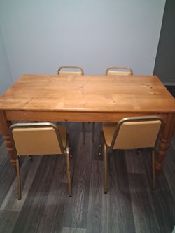 Table n Chairs