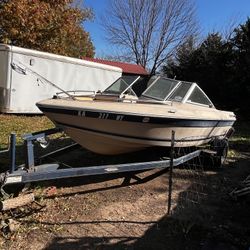 Boat And Trailer ImOMC Motor Needs Worked On