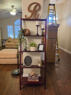 SET OF TWO LADDER SHELF