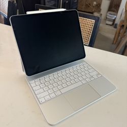 Apple iPad Pro 13-Inch (M4)