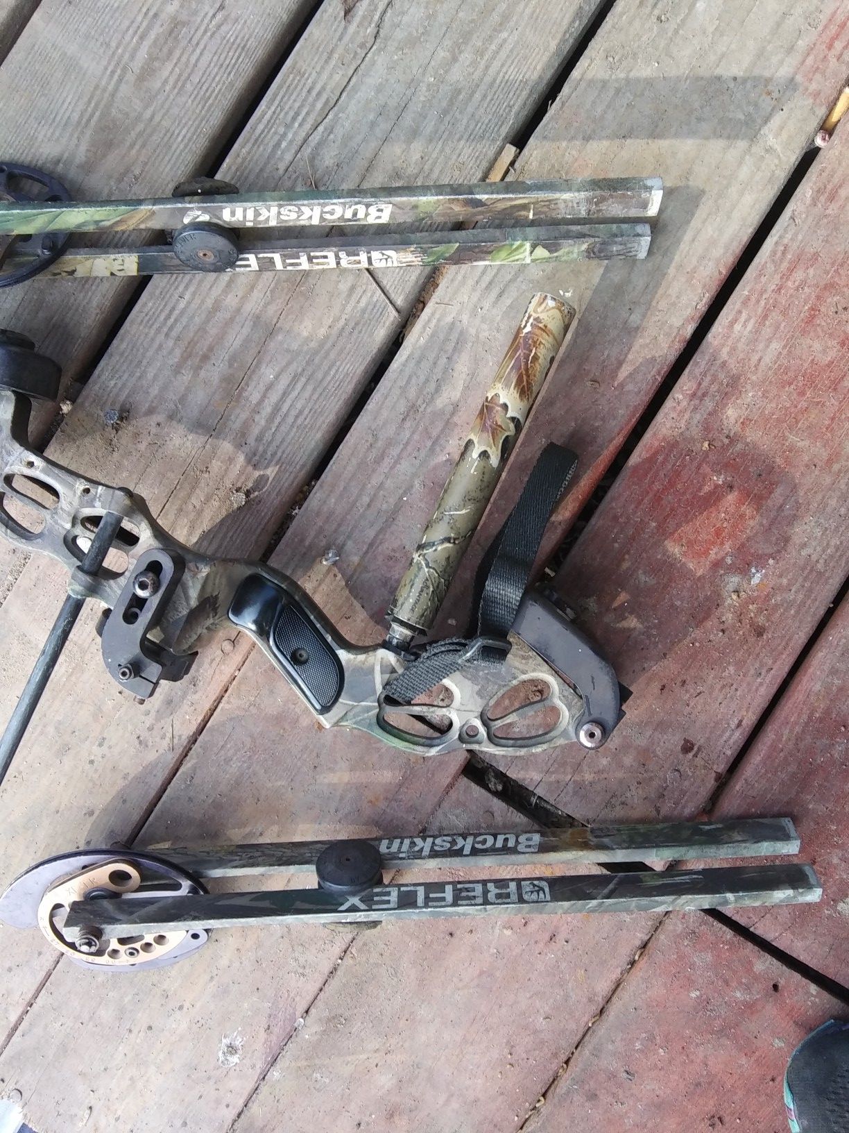 Hoyt reflex buckskin compound bow