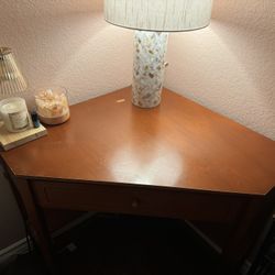 Corner Table