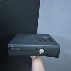 Xbox 360, Kinect, and Controller