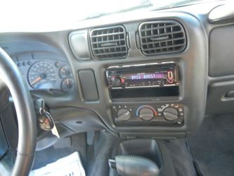 2004 Chevrolet Blazer Thumbnail