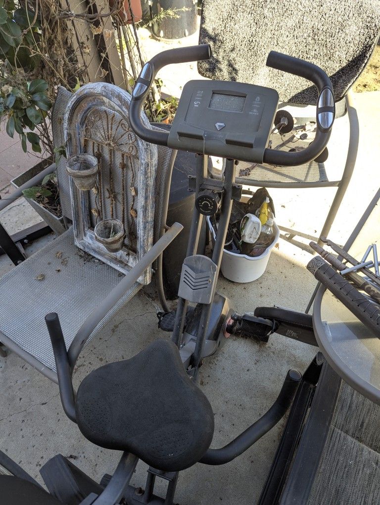 Free Advenor exercise bike / elliptical machine.