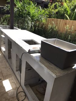 Quartz countertops. Granite countertops