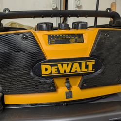 DeWalt speaker with battery