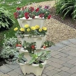 Vertical Planter With Tray