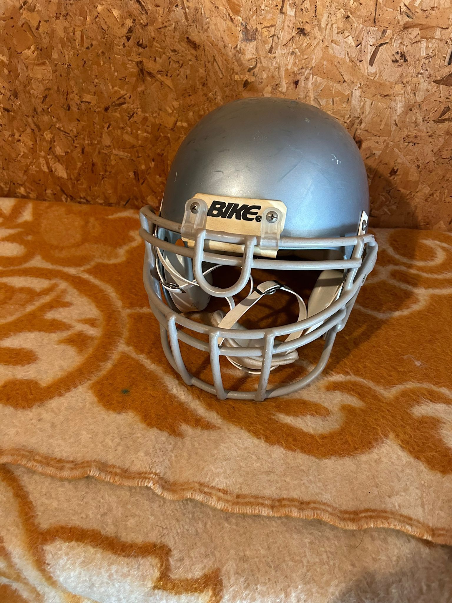 football helmet BIKE size L