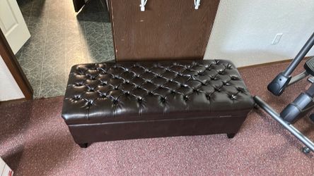 Storage ottoman