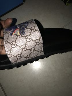 Gucci slides outlet wolf