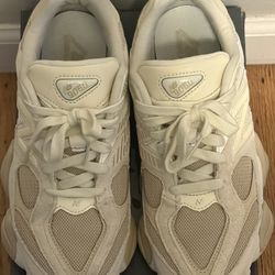 New Balance 9060 Beige/White U9060SS Women’s Size 8  - RARE
