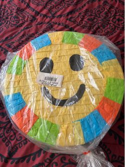 Smiley Face Piñata-18 Inch (New)