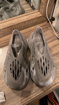 Foam Runners, size 6 men