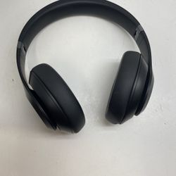 Beats Studio Pro Headphones W Case 189570-1
