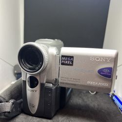 Sony DCR-PC101 MiniDv Mini Dv Camcorder Camera VCR Player Video Transfer