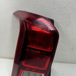 2020 2021 2022 2023 Hyundai Palisade Left Driver HALOGEN Tail Light OEM