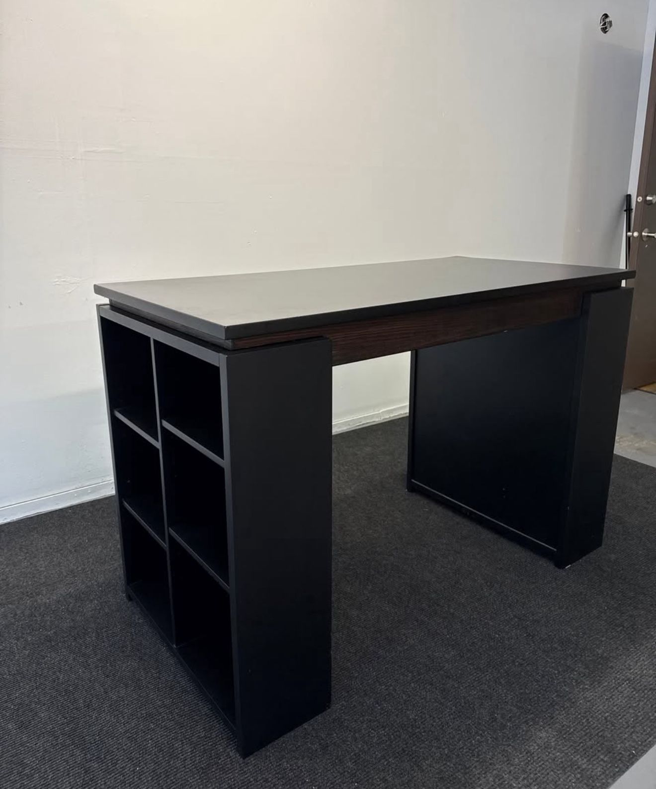 Pier 1 Project Desk
