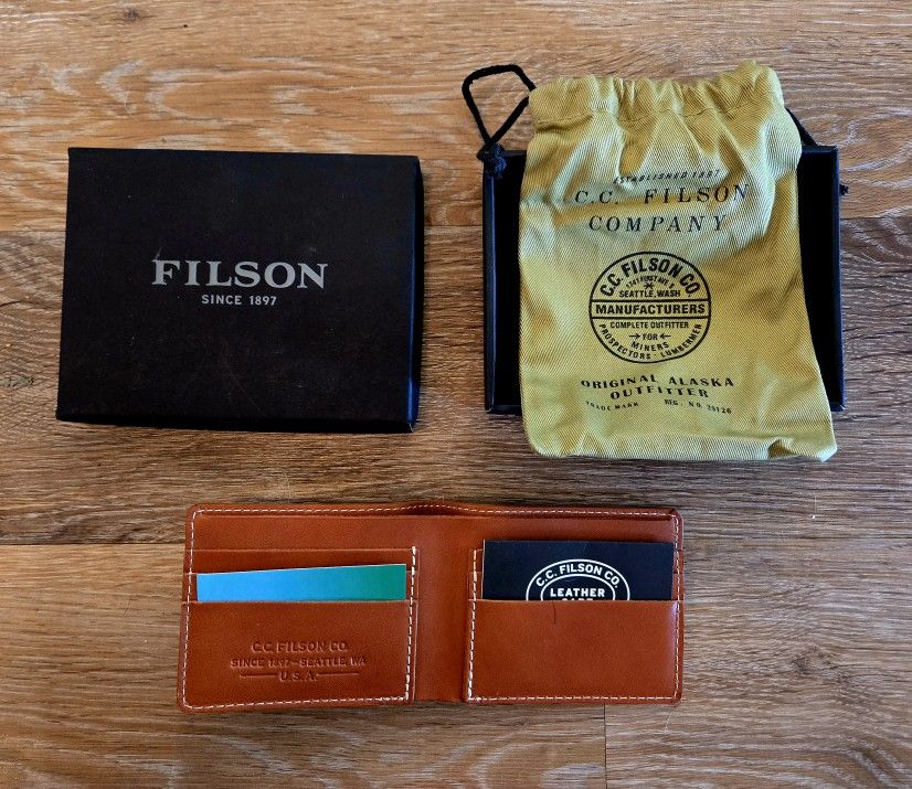 Brand NEW Filson Leather Wallet