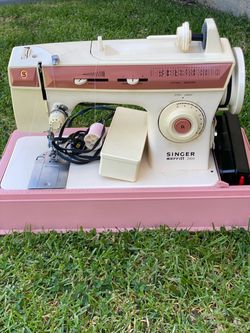 Vintage Singer Merritt 2404 sewing machine