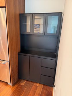 Kitchen storage hutch
