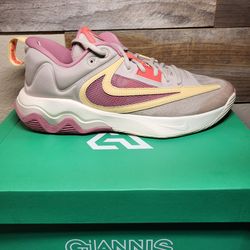 *NEW* Giannis Immortality 3 Shoe Fossil Stone/Celestial Gold Size Men’s 10