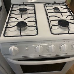 BRAND NEW GAS STOVE 24 INCHES 