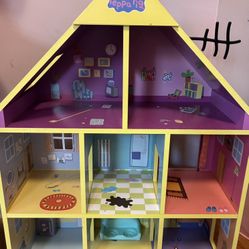 Peppa Pig Wooden Doll House