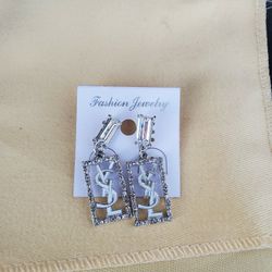 Earings