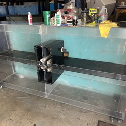 Sealife Systems 420 Gallon Divided Acrylic Display Tank With Wet Dry Filter And Protein Skimmer