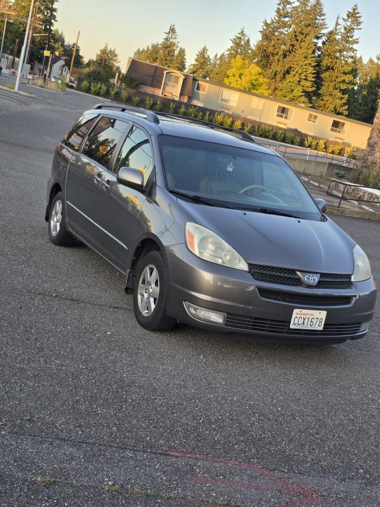 2004 Toyota Sienna