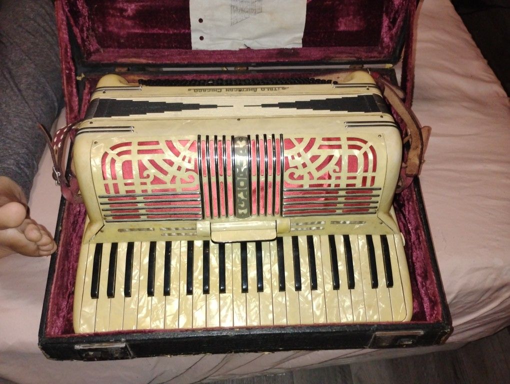 Vitalo Americano Accordion