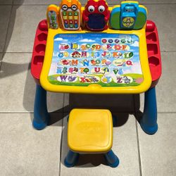 V-tech Touch And Learn Activity Desk Top