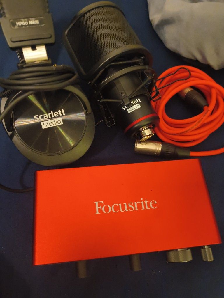 Focusrite Amplifier And Scarlett Headphones And Scarlett 🎤