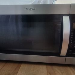 Whirlpool Microwave Over The Range/ Pick Up