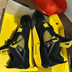 Jordan 4 Retro
