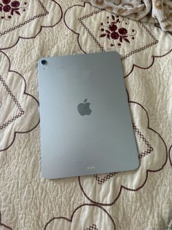 iPad 11 inch m3  128 GBchip built in for Apple Intelligence blue