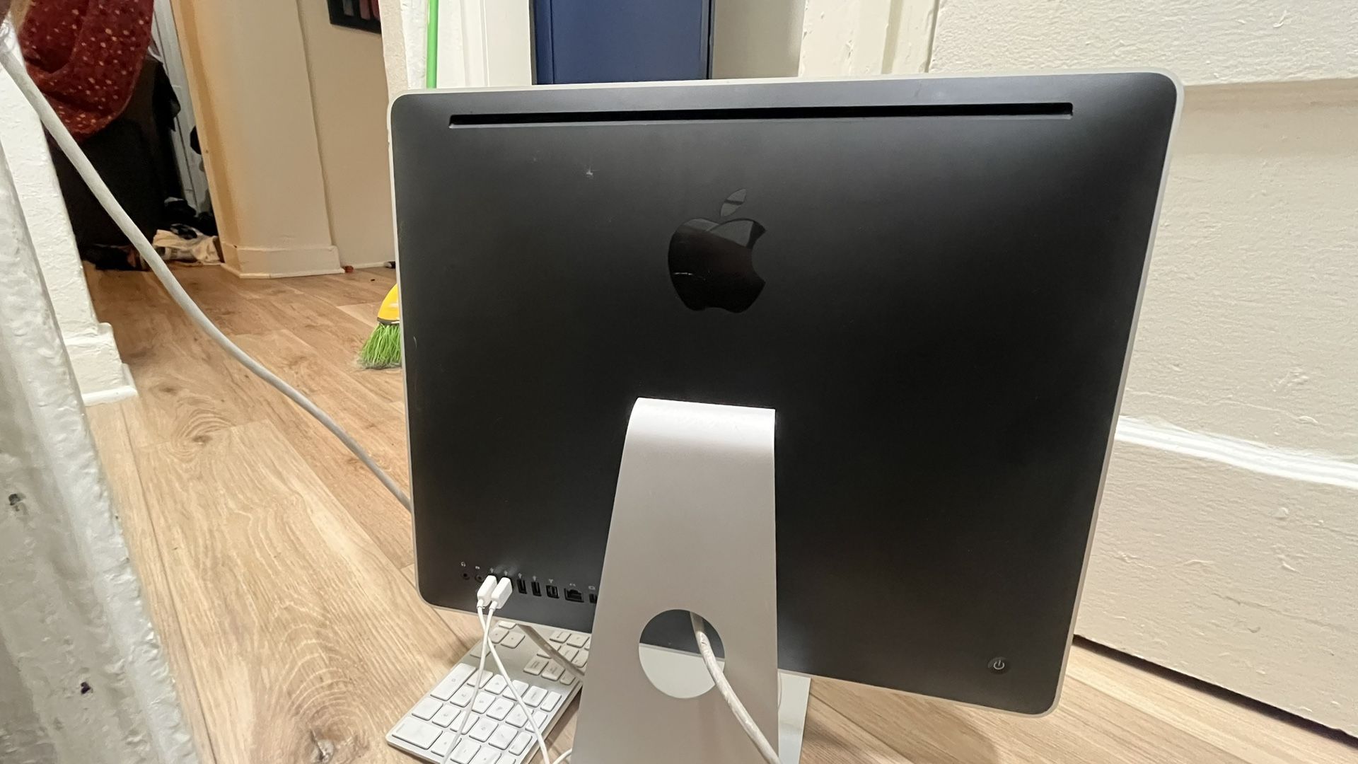 iMac (20-inch, Mid 2009) ( Not Turning On Just Beeps)
