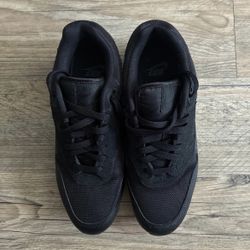 Men’s Nike Air Max Size 9.5
